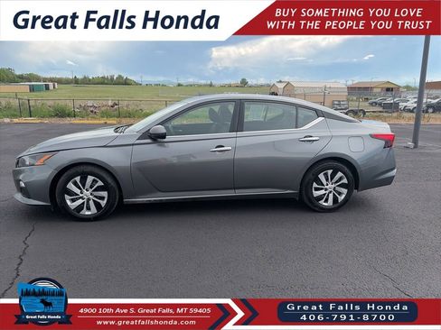 Used 2022 Nissan Altima 2.5 S w/ Driver Assist Package FWD image 2
