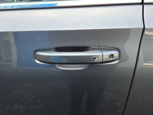 Used 2022 Chevrolet Suburban LT image 42