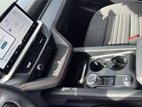 Certified 2025 Ford Explorer ST-Line w/ Premium Package image 21