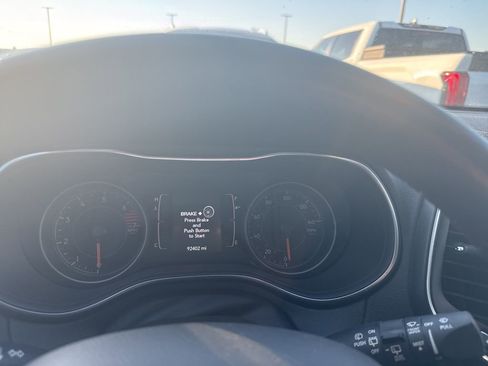 Used 2021 Jeep Cherokee Latitude Plus image 11