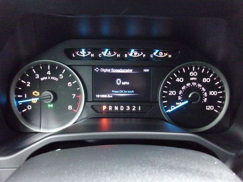 Used 2015 Ford F150 XLT w/ Equipment Group 302A Luxury image 8