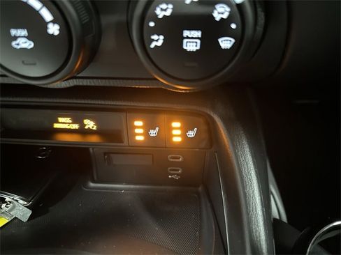 Used 2025 MAZDA MX-5 Miata Club w/ Weather Package image 29