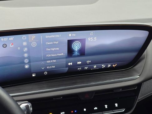 Used 2024 Buick Envision Preferred image 29