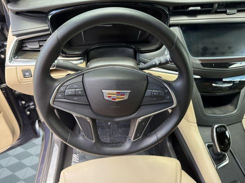 Used 2019 Cadillac XT5 FWD image 21