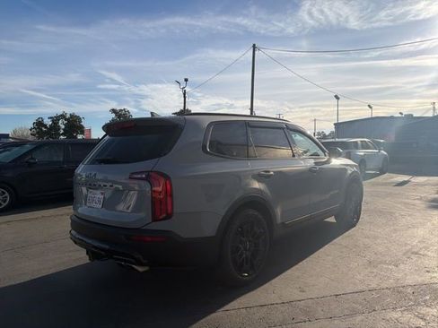 Used 2022 Kia Telluride SX w/ SX Prestige Package image 6