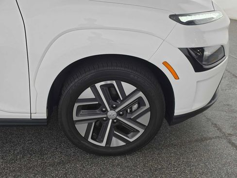 Used 2023 Hyundai Kona SE w/ Cargo Package FWD image 9