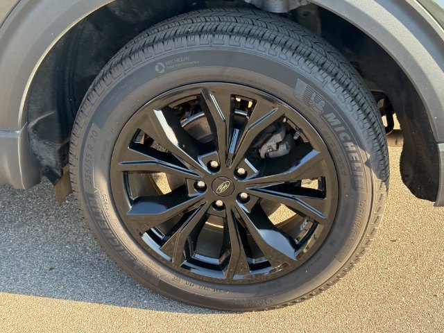Certified 2023 Ford Explorer XLT w/ Equipment Group 202A AWD/4WD image 5