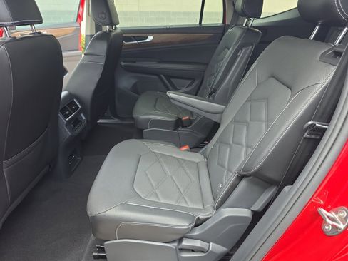 Used 2024 Volkswagen Atlas SE w/ Panoramic Sunroof Package AWD/4WD image 17