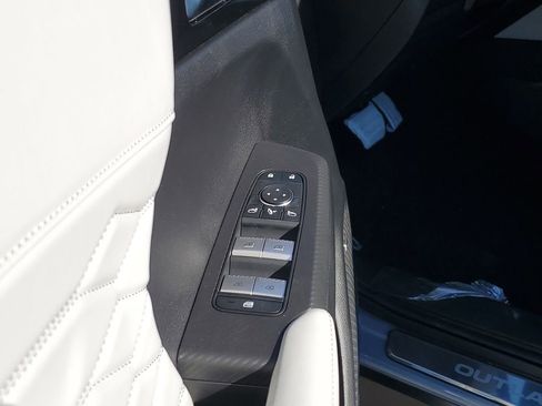 New 2026 Mitsubishi Outlander SEL FWD image 16