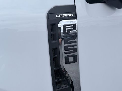 Used 2024 Ford F250 Lariat AWD/4WD image 11