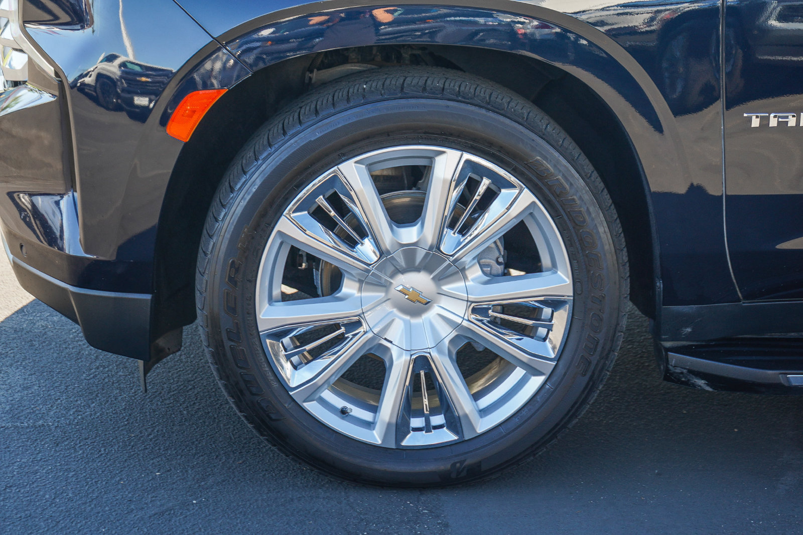 Used 2023 Chevrolet Tahoe High Country w/ LPO, Illumination Package AWD/4WD image 10