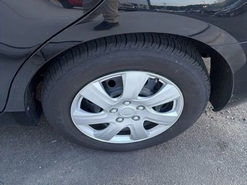 Used 2009 Toyota Camry LE FWD image 6