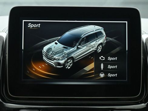 Used 2018 Mercedes-Benz GLS 550 4MATIC w/ Driver Assistance Package image 33