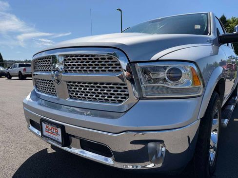 Used 2017 RAM 1500 Laramie AWD/4WD image 12