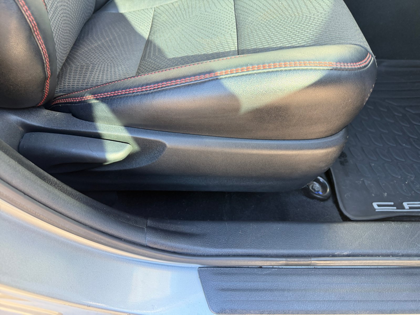 Used 2017 Toyota Camry SE FWD image 31
