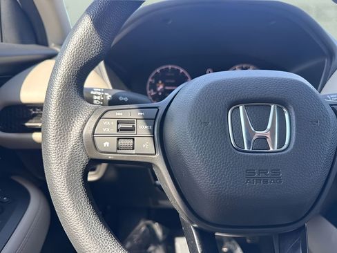 Used 2023 Honda HR-V LX image 14