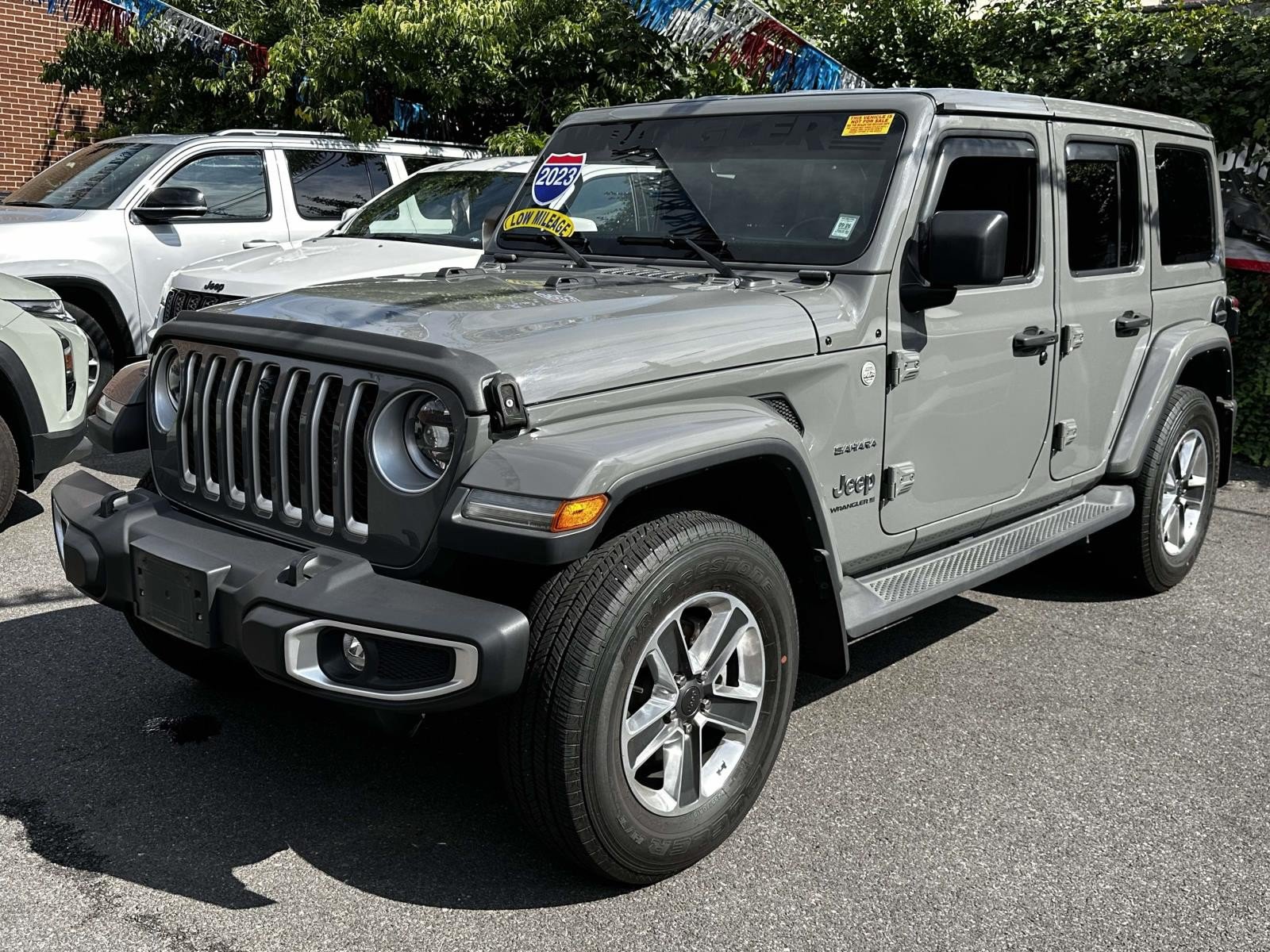 Used 2023 Jeep Wrangler Unlimited Sahara w/ LED Lighting Group AWD/4WD image 7