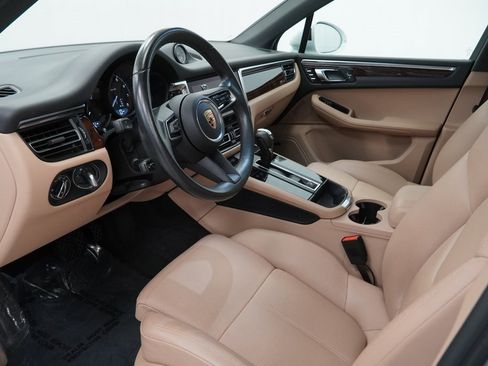 Used 2023 Porsche Macan image 19
