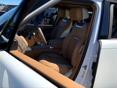 New 2025 Land Rover Range Rover SV image 10