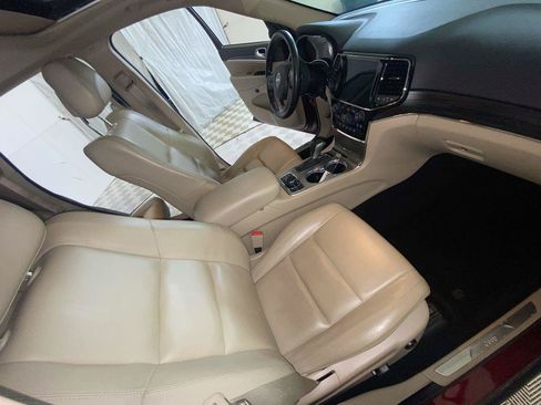 Used 2019 Jeep Grand Cherokee Limited AWD/4WD image 24