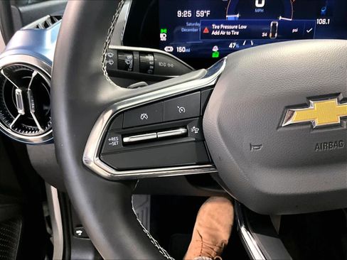 Used 2025 Chevrolet Equinox EV LT w/ Convenience Package image 19