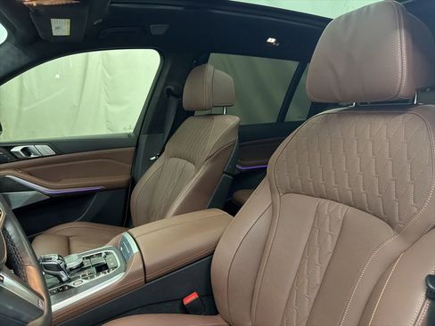 Used 2021 BMW X7 M50i image 14
