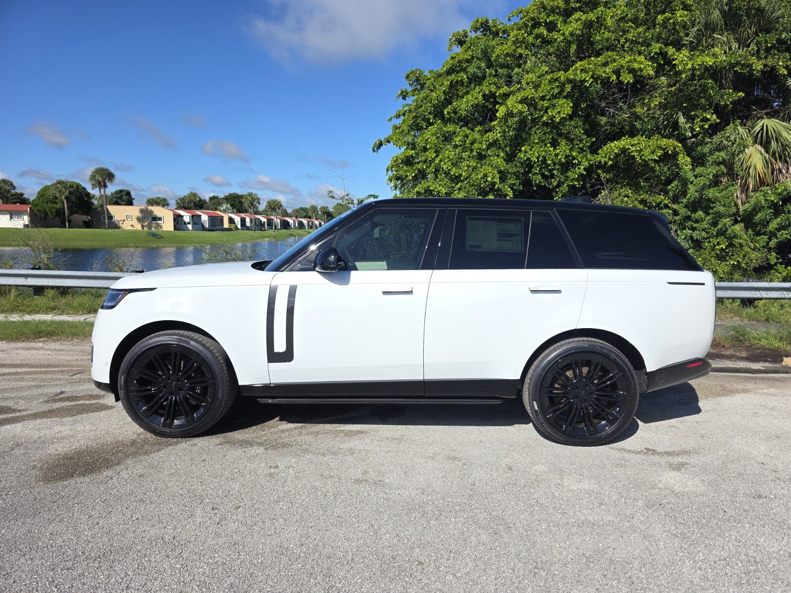 New 2026 Land Rover Range Rover SE AWD/4WD image 7