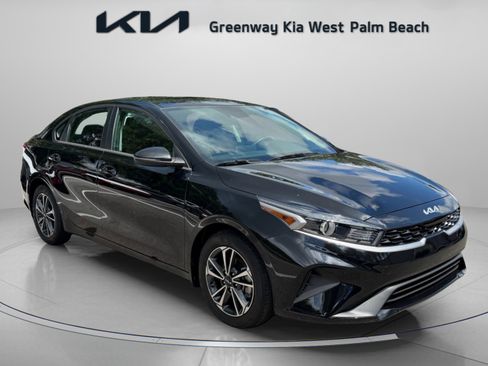 Used 2024 Kia Forte LXS w/ LXS Technology Package FWD image 1