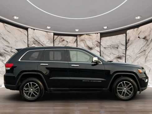 Used 2018 Jeep Grand Cherokee Limited AWD/4WD image 4