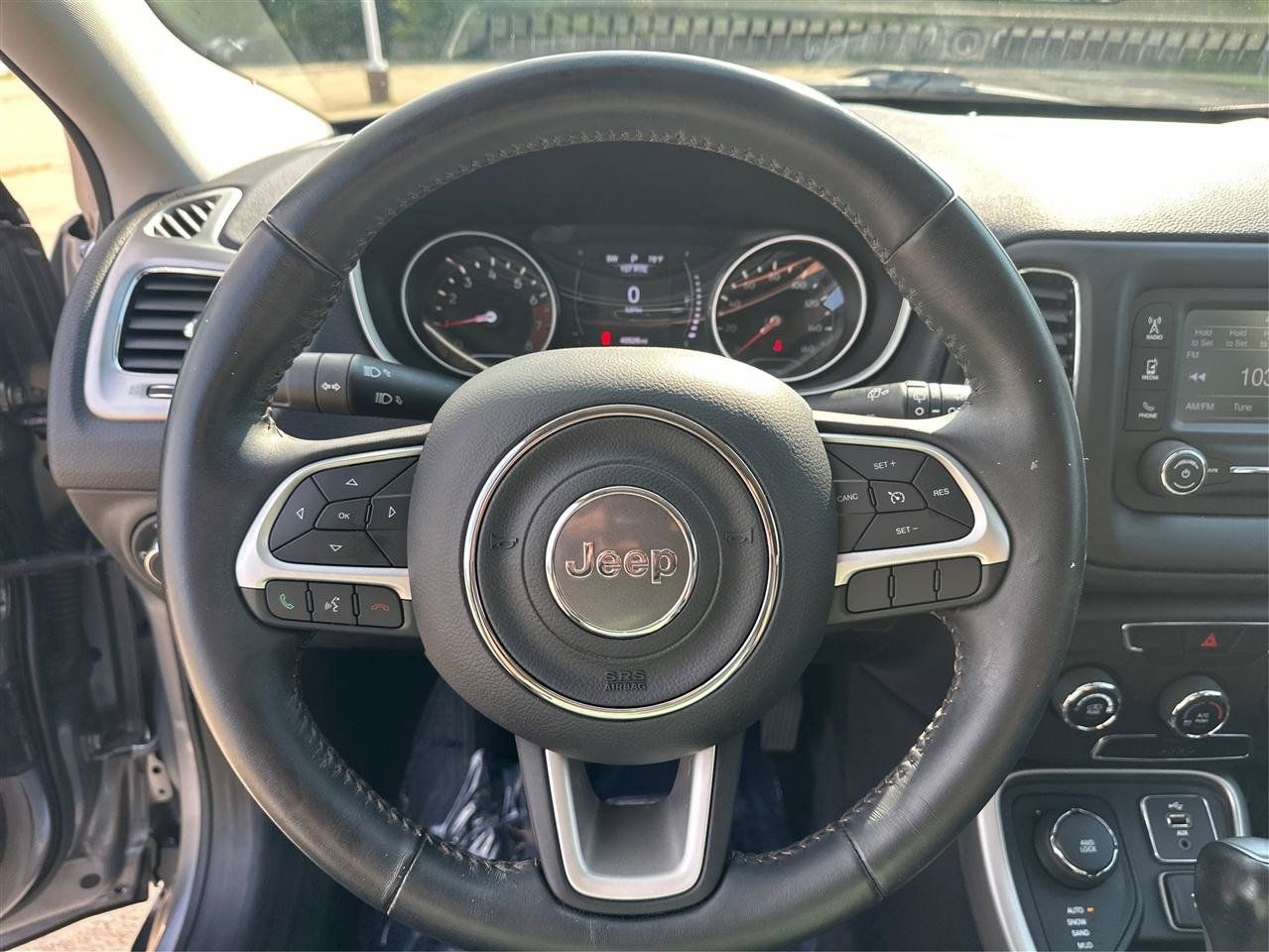 Used 2018 Jeep Compass Latitude AWD/4WD image 17