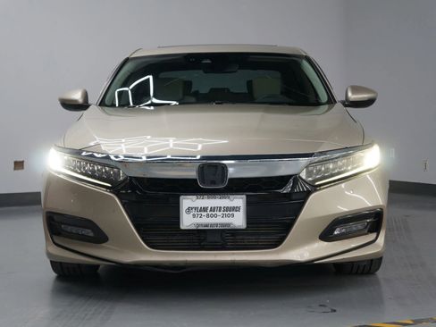 Used 2018 Honda Accord Touring image 4