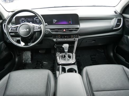 Used 2024 Kia Seltos EX AWD/4WD image 10