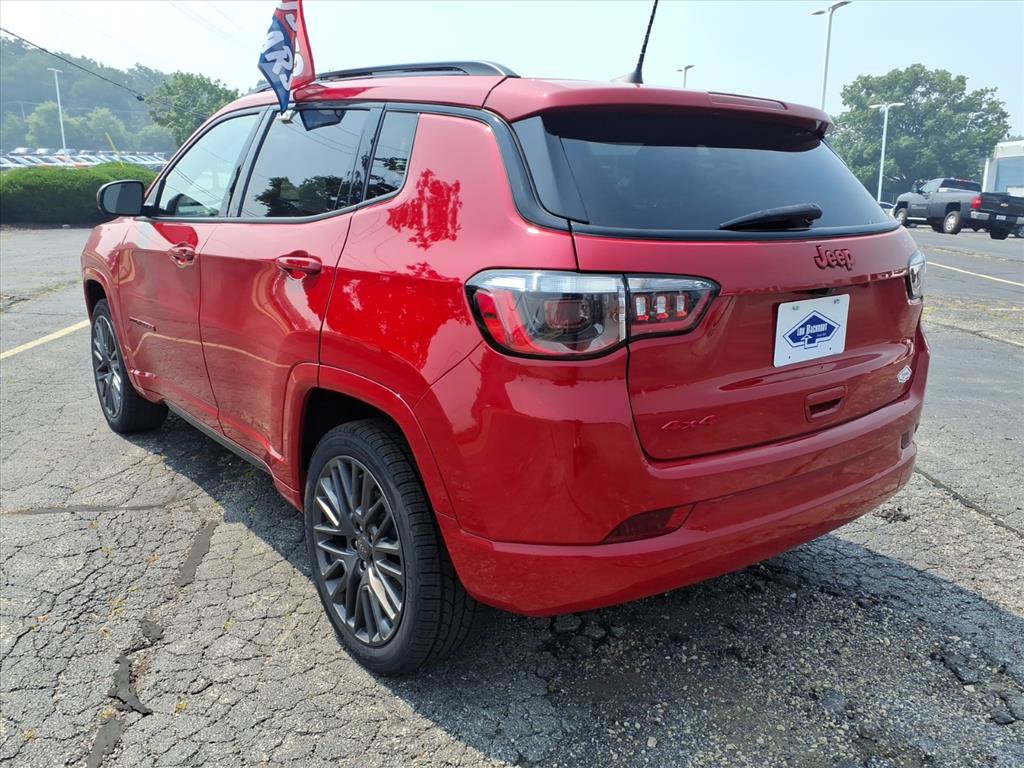 Used 2022 Jeep Compass Limited AWD/4WD image 5