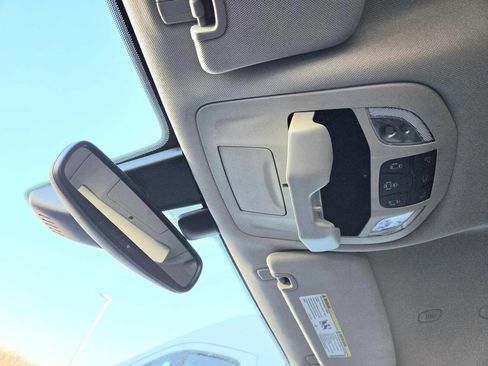 Used 2020 Chrysler Pacifica Touring-L image 32