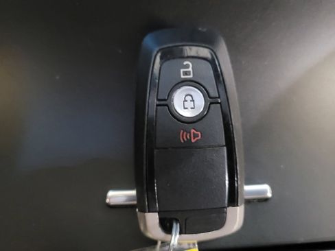 Used 2020 Ford Edge SE FWD image 32