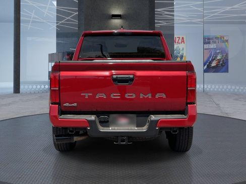 Used 2025 Toyota Tacoma TRD Sport AWD/4WD image 5
