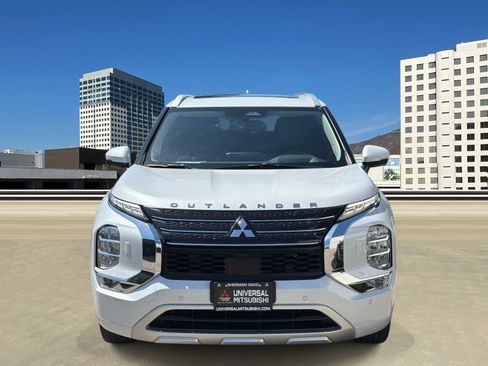 Used 2023 Mitsubishi Outlander SEL AWD/4WD image 2