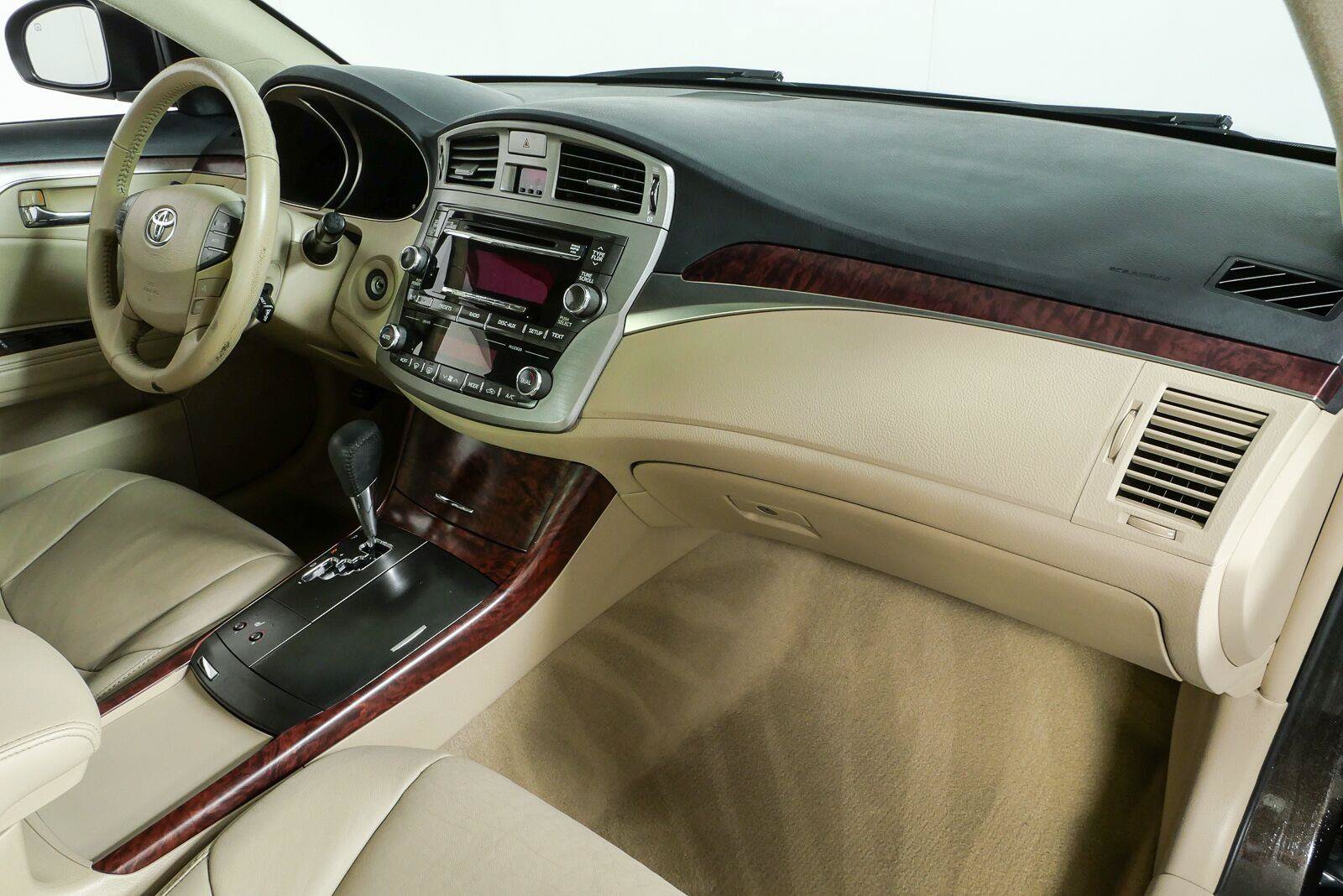 Used 2011 Toyota Avalon FWD image 22