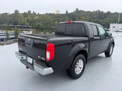 Used 2017 Nissan Frontier SV AWD/4WD image 3