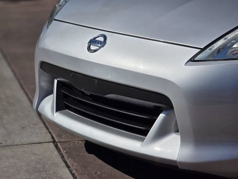 Used 2012 Nissan 370Z Touring RWD image 7