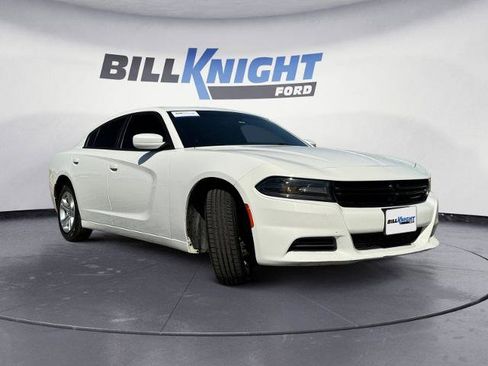 Used 2021 Dodge Charger SXT w/ Leather Interior Group RWD image 7