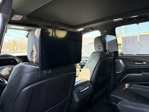 Used 2023 Cadillac Escalade ESV Sport Platinum w/ LPO, ONYX Package image 25