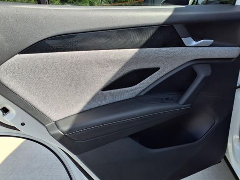 Certified 2025 Volkswagen Tiguan S image 25