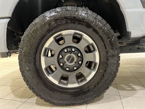 Certified 2024 Ford F350 Platinum w/ Tremor Off-Road Package AWD/4WD image 30