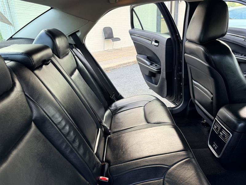 Used 2016 Chrysler 300 Limited RWD image 20