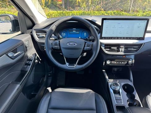 Used 2025 Ford Escape Platinum AWD/4WD image 11
