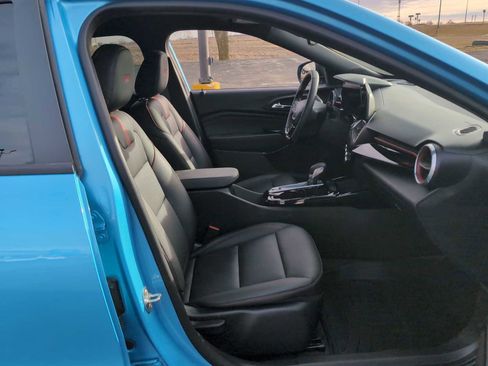 Used 2025 Chevrolet Trax RS w/ Driver Confidence Package image 26