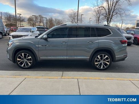 Used 2024 Volkswagen Atlas SEL Premium R-Line image 4