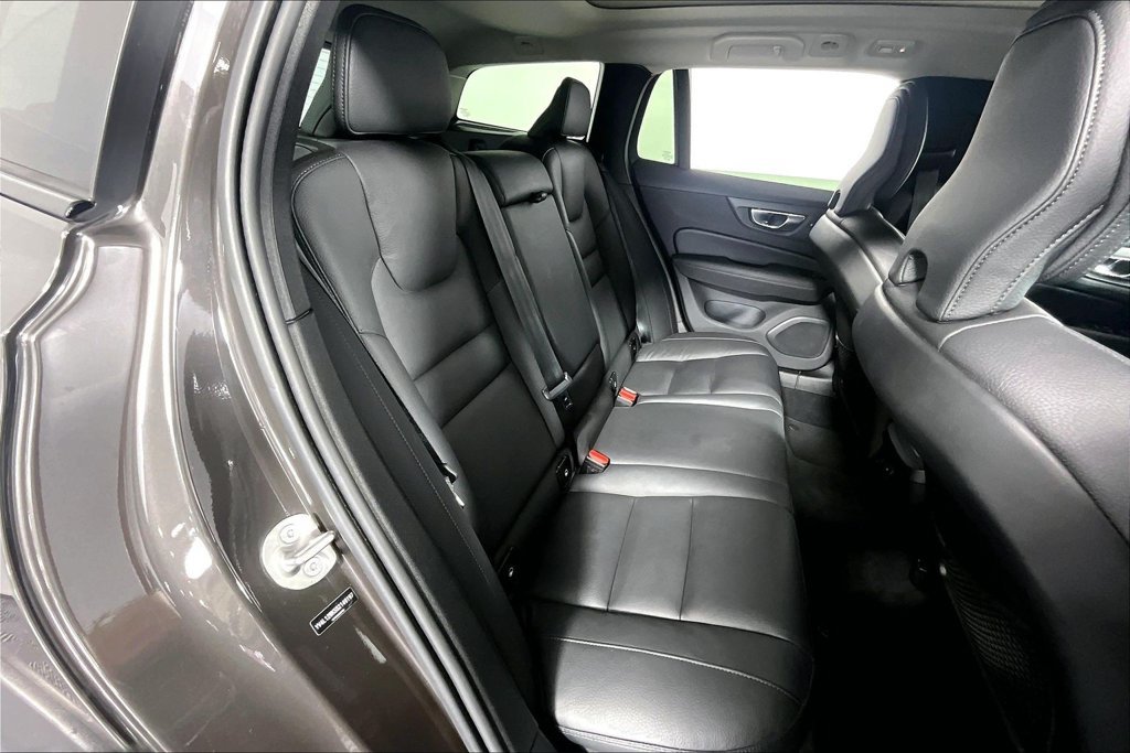Used 2025 Volvo V60 B5 Cross Country Plus AWD/4WD image 27