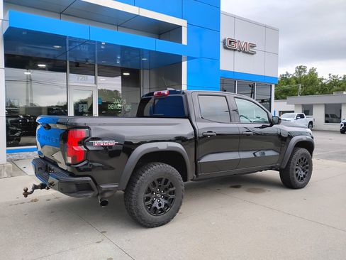Used 2023 Chevrolet Colorado Trail Boss w/ Technology Package AWD/4WD image 6